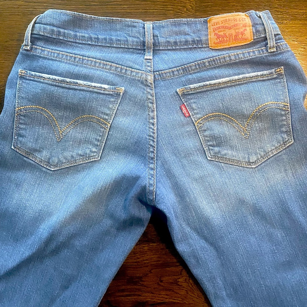Levi’s bootcut 524 low-rise blue washed jeans